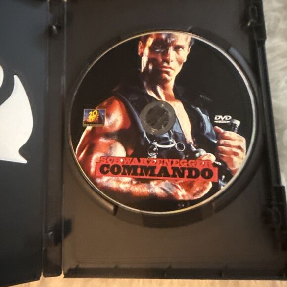 Commando (DVD, 1985) - Picture 3 of 4